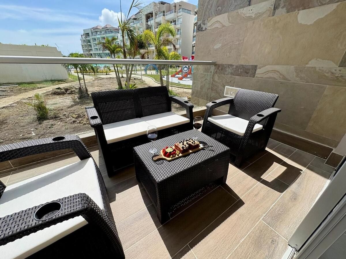 Laguna, Piscina Y Playa En Baía Kristal * Cartagena