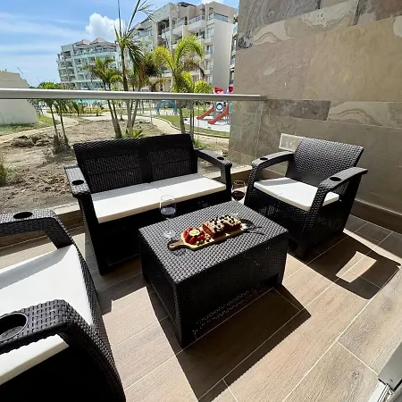 Laguna, Piscina Y Playa En Baía Kristal * Cartagena