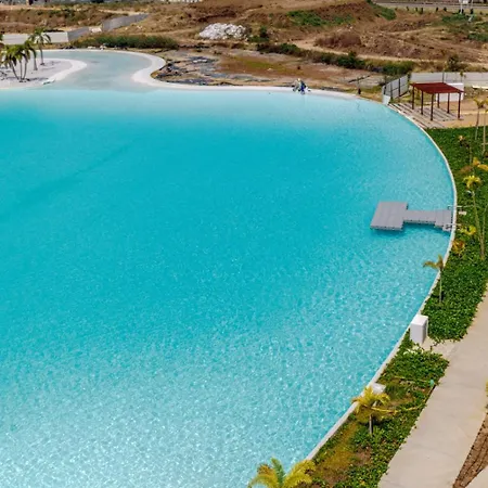 Laguna, Piscina Y Playa En Baía Kristal Cartagena